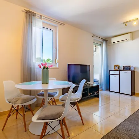 Four4 Apartman