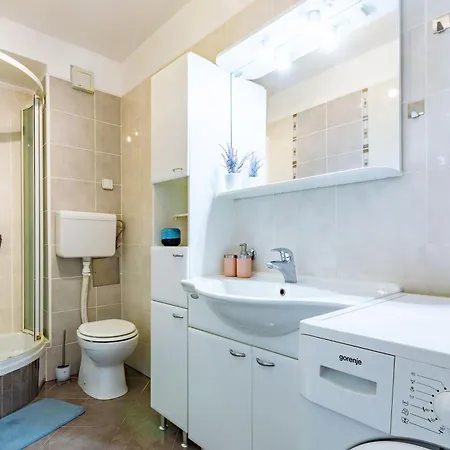 Four4 Apartman