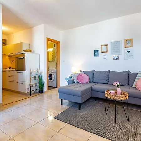 Apartment Four4 *